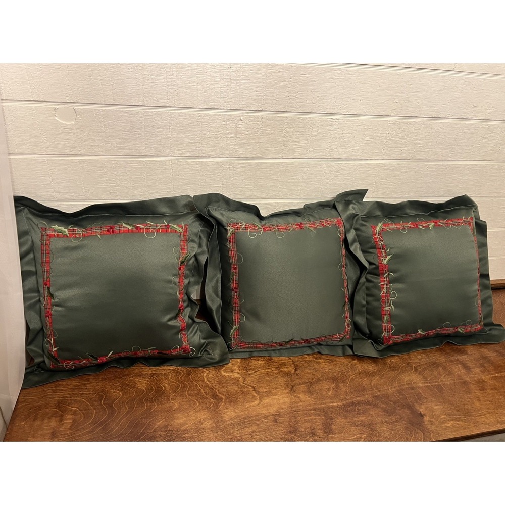 Set of 3 St Nicholas Green Satin Christmas Pillows Plaid Trim Embroidered 18"EUC